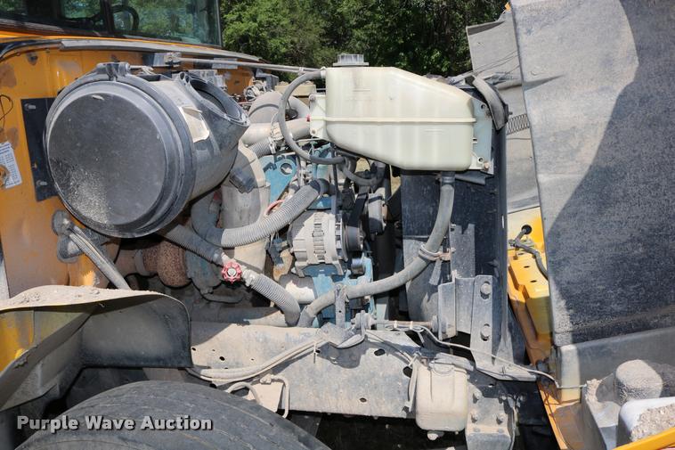 image for item DB9292 1997 International 3800 school bus