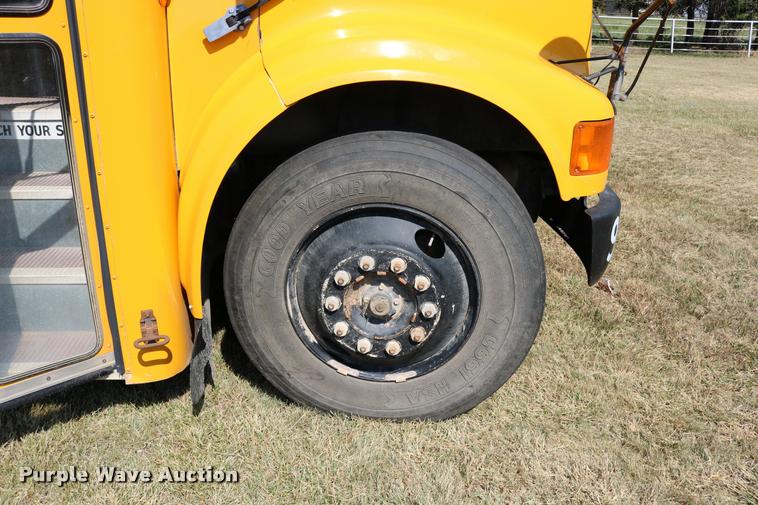 image for item DB9292 1997 International 3800 school bus