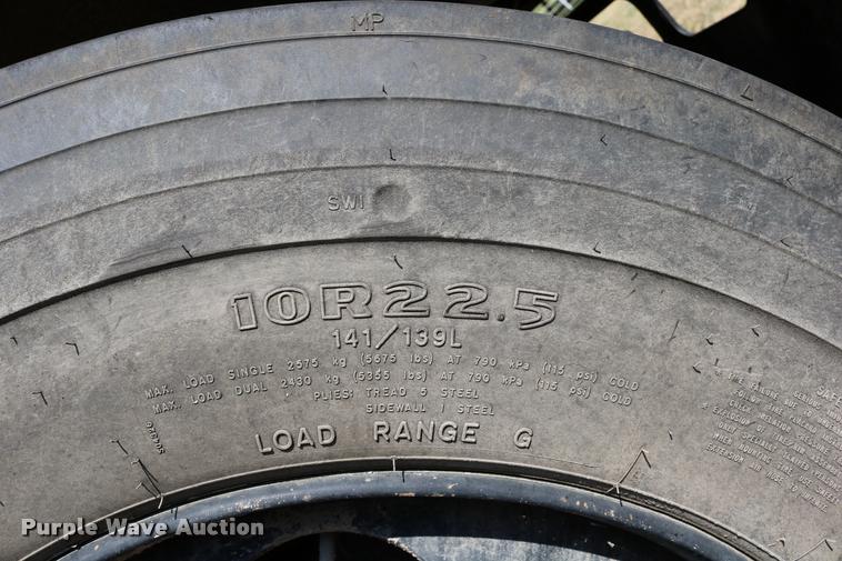 image for item DB9292 1997 International 3800 school bus