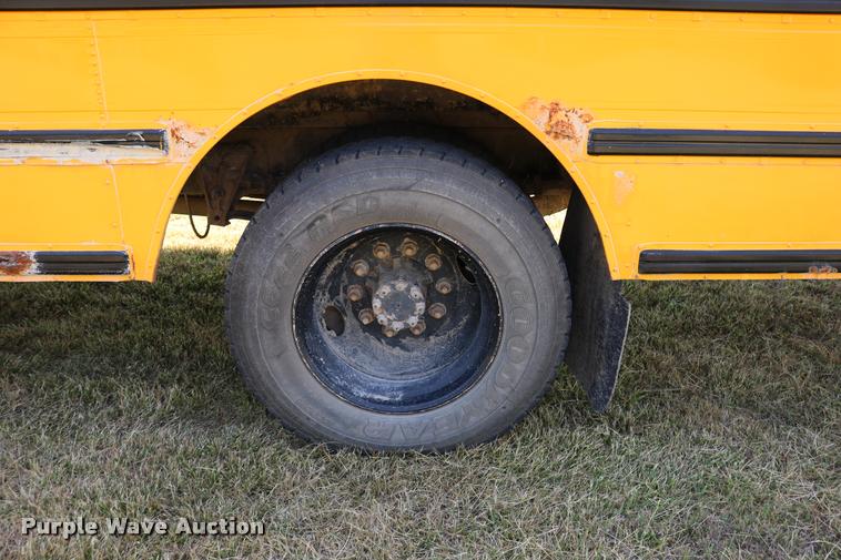 image for item DB9292 1997 International 3800 school bus