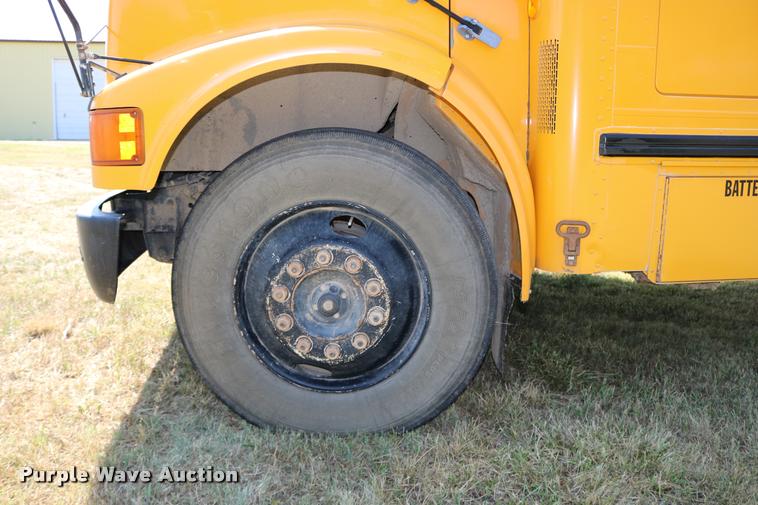 image for item DB9292 1997 International 3800 school bus