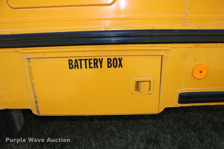 image for item DB9292 1997 International 3800 school bus