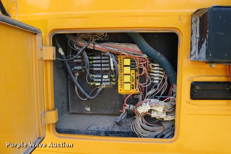 image for item DB9292 1997 International 3800 school bus