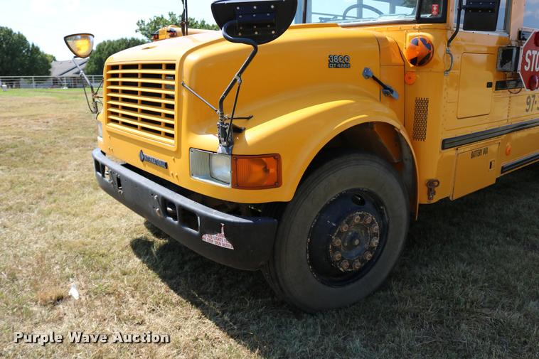 image for item DB9292 1997 International 3800 school bus