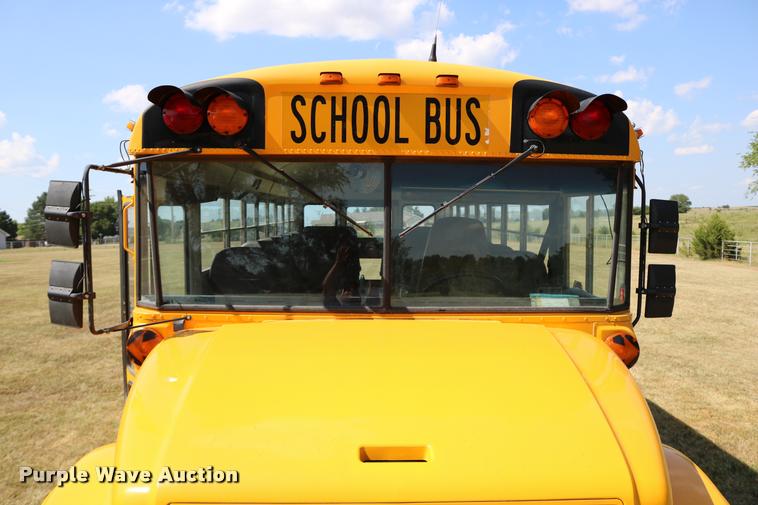 image for item DB9292 1997 International 3800 school bus