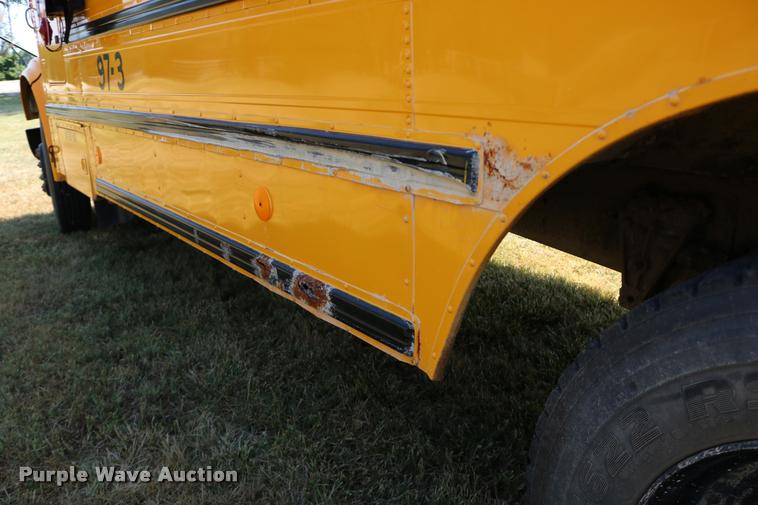 image for item DB9292 1997 International 3800 school bus