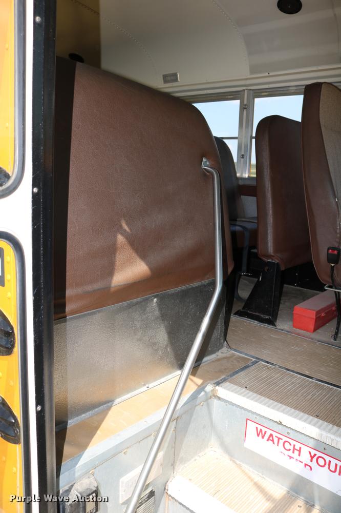 image for item DB9293 1997 International 3800 bus