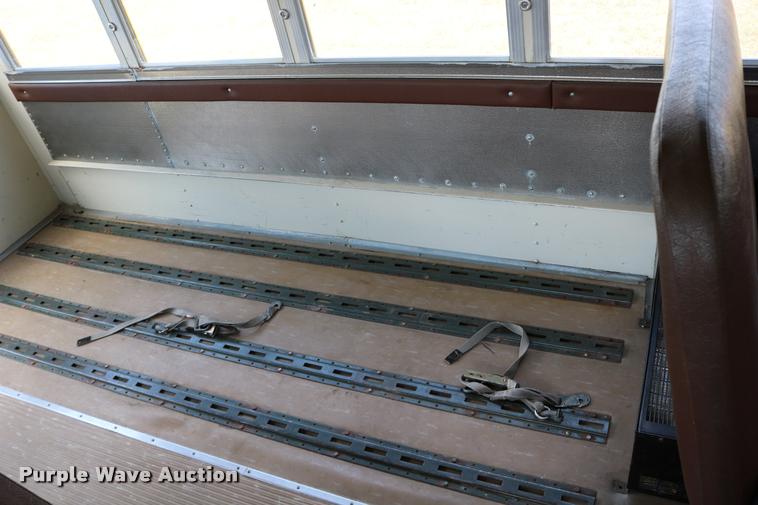 image for item DB9293 1997 International 3800 bus