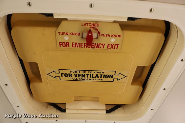 image for item DB9293 1997 International 3800 bus