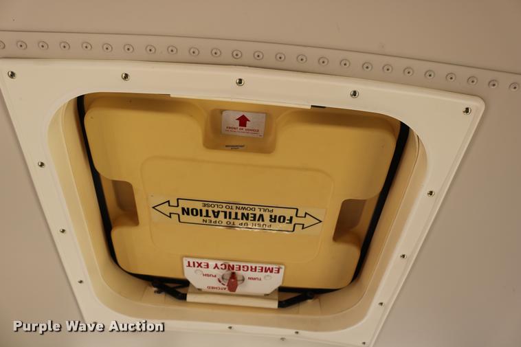 image for item DB9293 1997 International 3800 bus