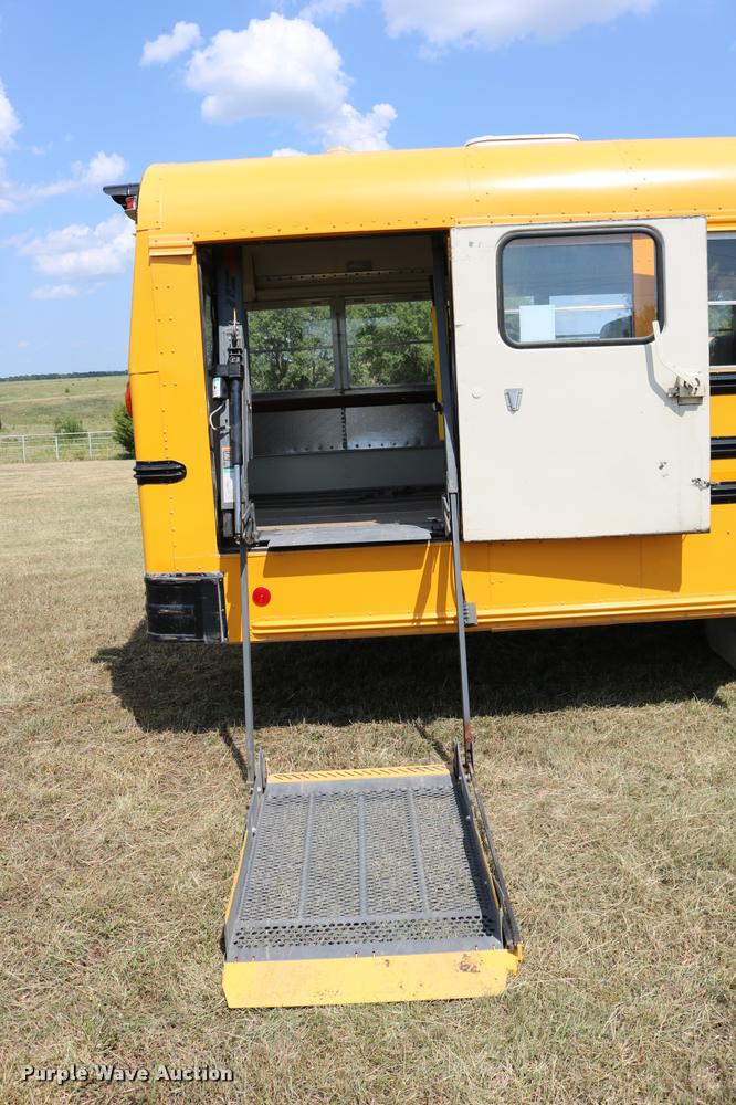 image for item DB9293 1997 International 3800 bus