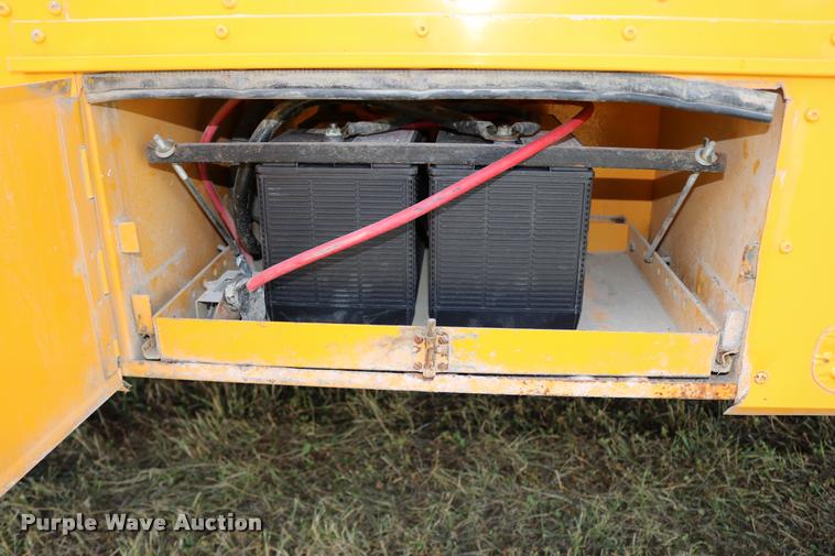 image for item DB9293 1997 International 3800 bus