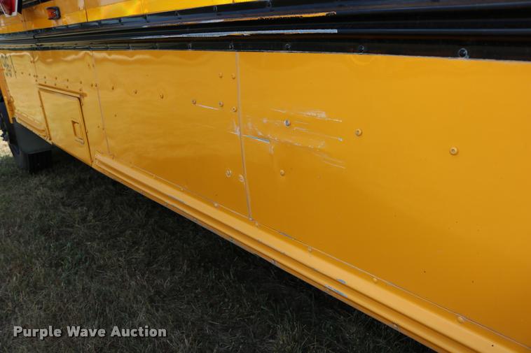 image for item DB9293 1997 International 3800 bus