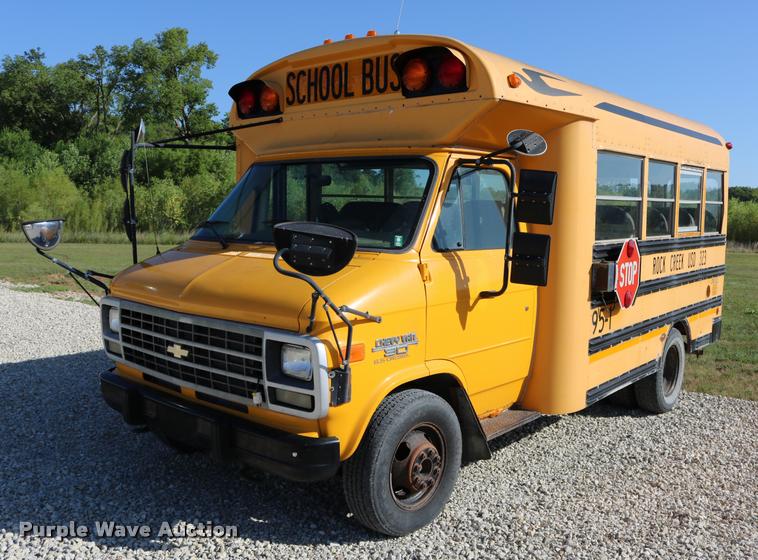 image for item DB9294 1995 Chevrolet G30 Blue Bird school bus