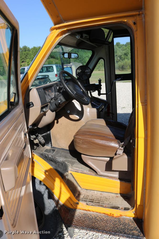 image for item DB9294 1995 Chevrolet G30 Blue Bird school bus