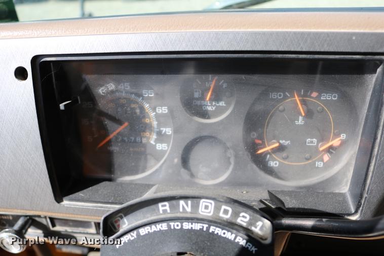 image for item DB9294 1995 Chevrolet G30 Blue Bird school bus