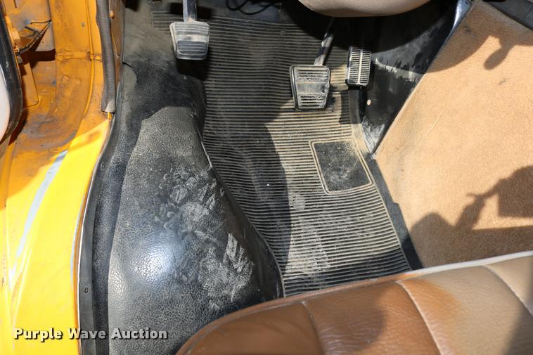 image for item DB9294 1995 Chevrolet G30 Blue Bird school bus