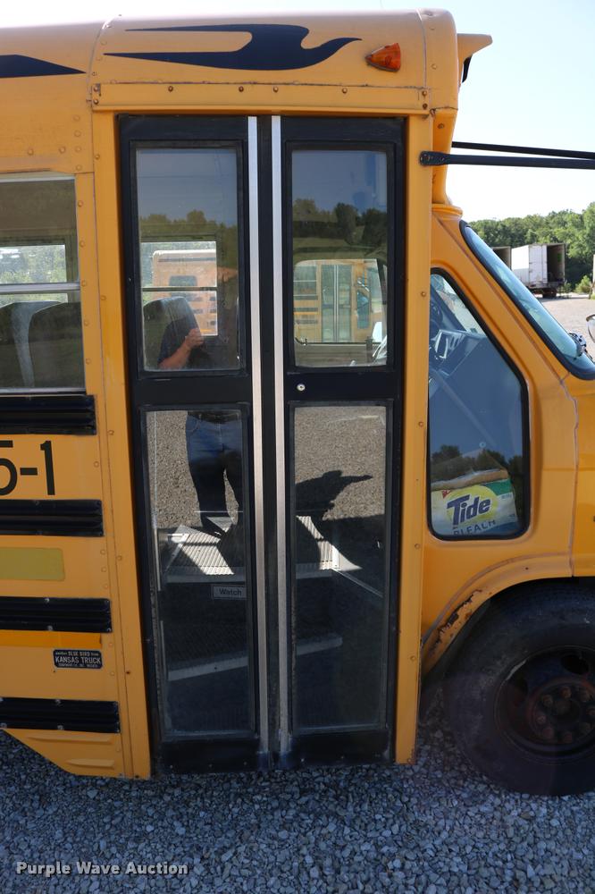 image for item DB9294 1995 Chevrolet G30 Blue Bird school bus