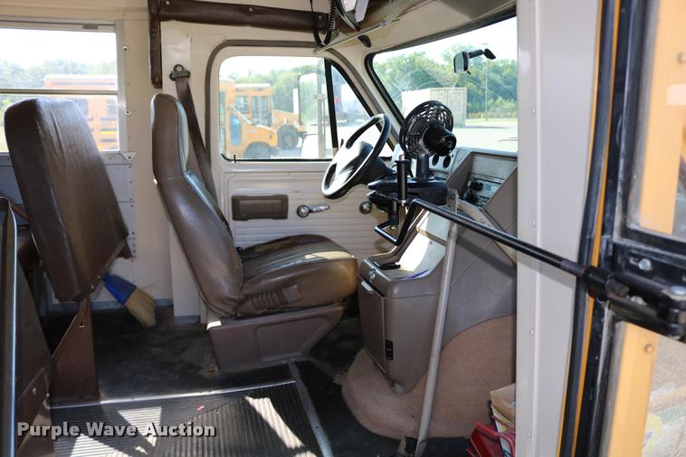 image for item DB9294 1995 Chevrolet G30 Blue Bird school bus