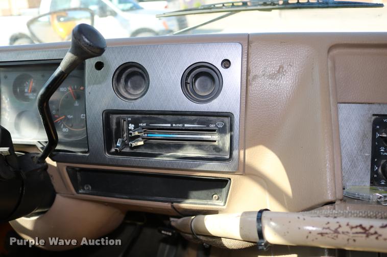 image for item DB9294 1995 Chevrolet G30 Blue Bird school bus