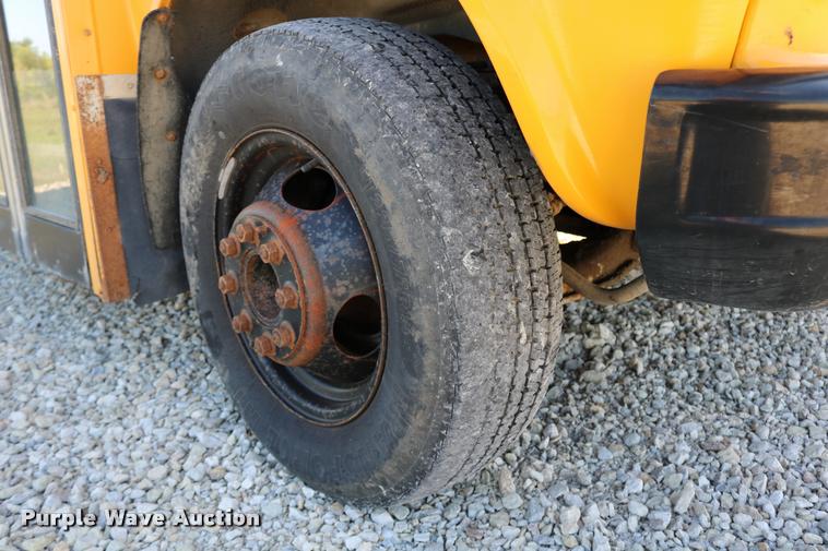 image for item DB9294 1995 Chevrolet G30 Blue Bird school bus