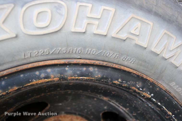 image for item DB9294 1995 Chevrolet G30 Blue Bird school bus