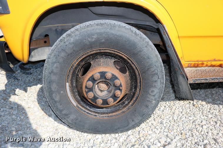 image for item DB9294 1995 Chevrolet G30 Blue Bird school bus