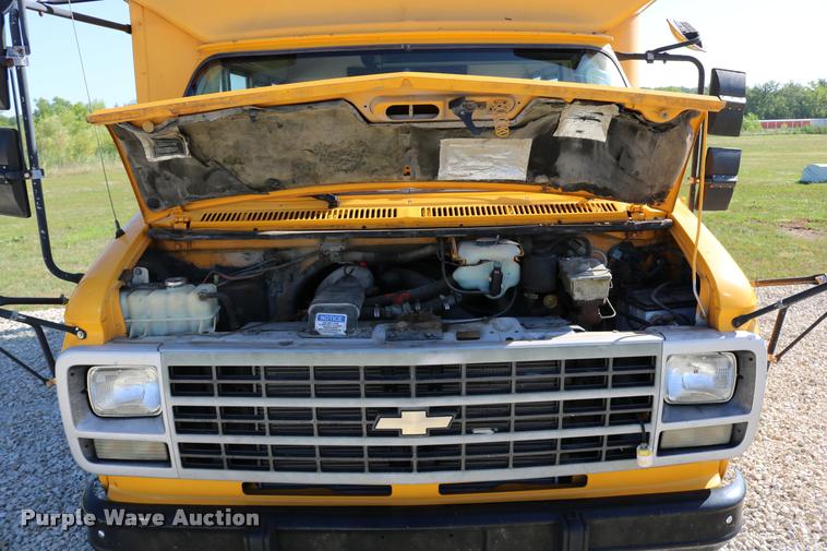 image for item DB9294 1995 Chevrolet G30 Blue Bird school bus