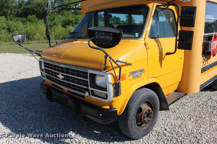 image for item DB9294 1995 Chevrolet G30 Blue Bird school bus