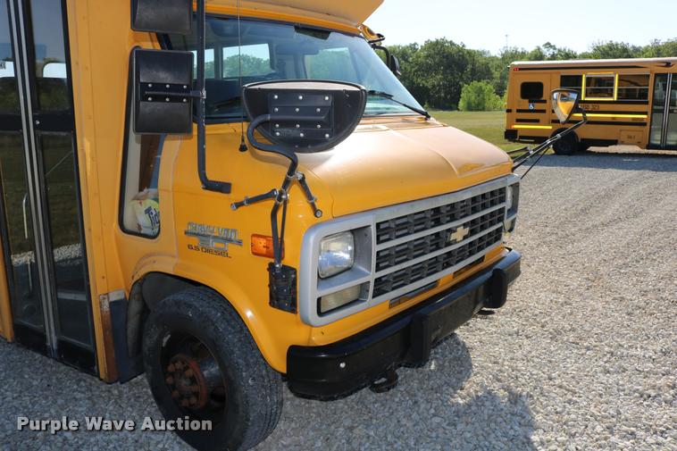 image for item DB9294 1995 Chevrolet G30 Blue Bird school bus