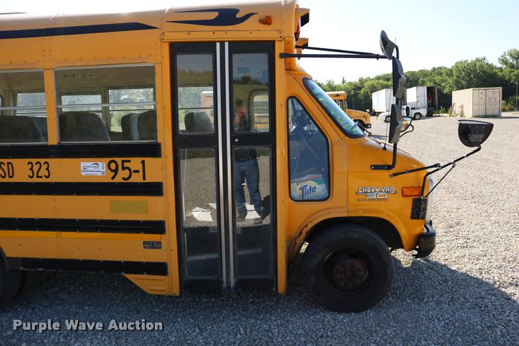 image for item DB9294 1995 Chevrolet G30 Blue Bird school bus