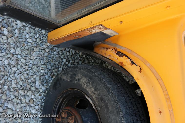 image for item DB9294 1995 Chevrolet G30 Blue Bird school bus