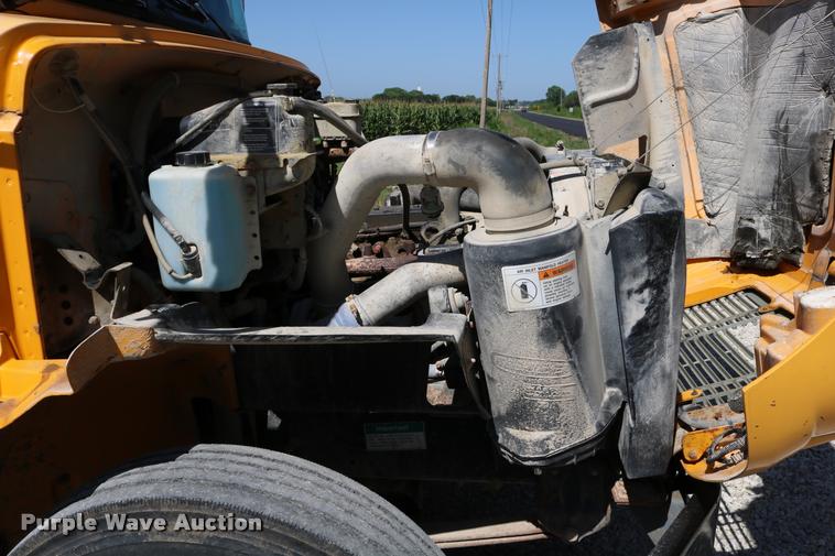 image for item DB9298 2000 Freightliner FS65 Blue Bird school bus