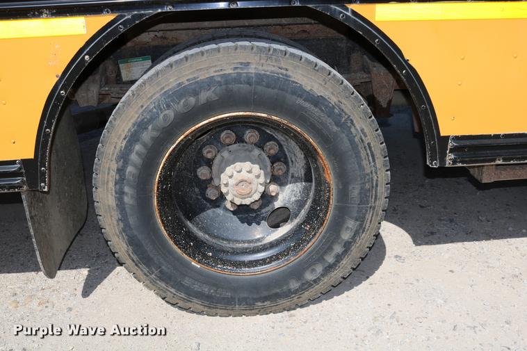 image for item DB9298 2000 Freightliner FS65 Blue Bird school bus