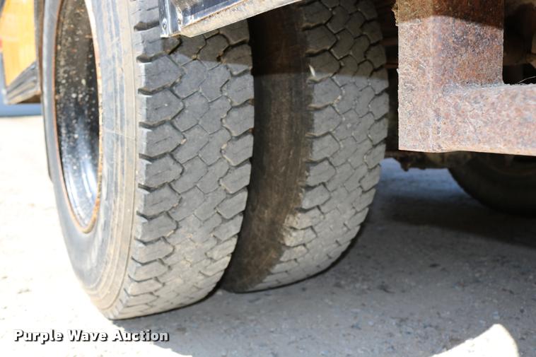 image for item DB9298 2000 Freightliner FS65 Blue Bird school bus