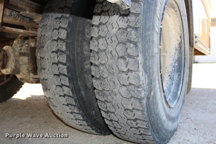 image for item DB9298 2000 Freightliner FS65 Blue Bird school bus