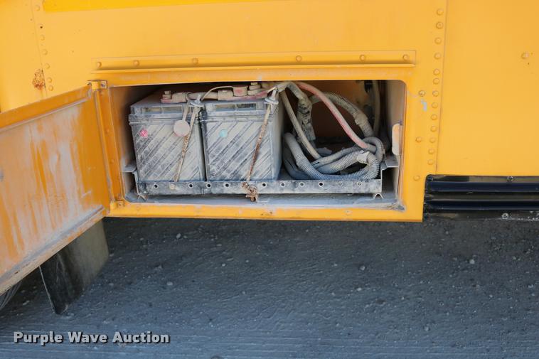 image for item DB9298 2000 Freightliner FS65 Blue Bird school bus