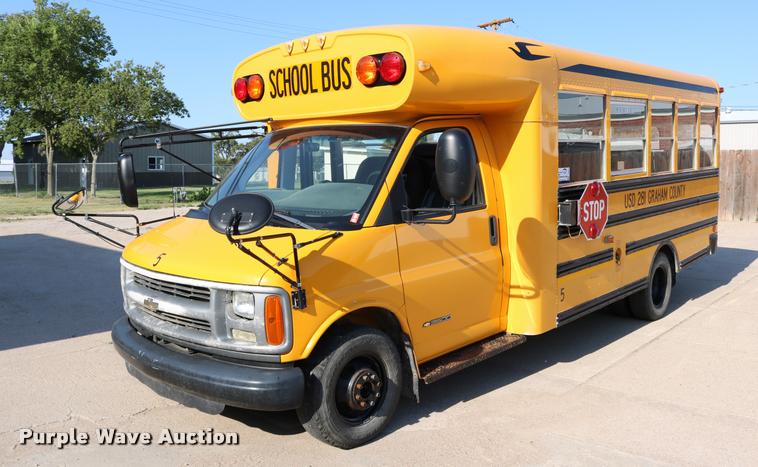 image for item DB9319 2002 Chevrolet Express G3500 school bus