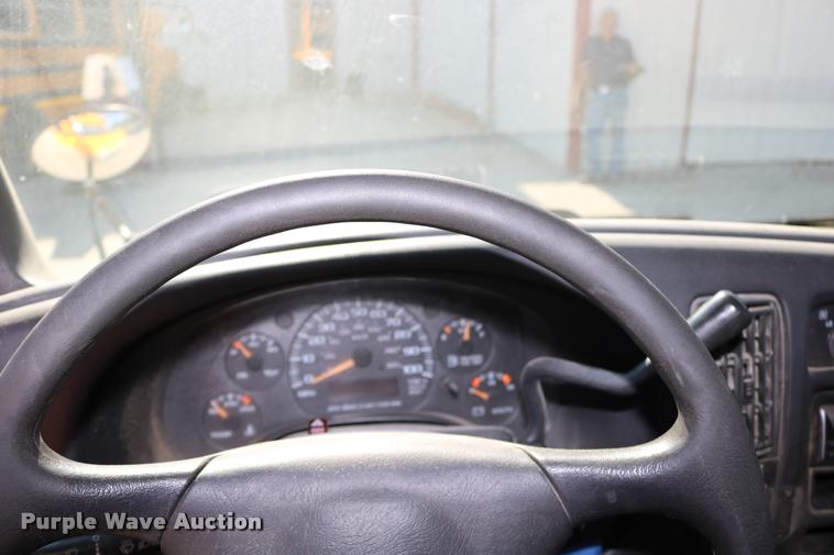 image for item DB9319 2002 Chevrolet Express G3500 school bus