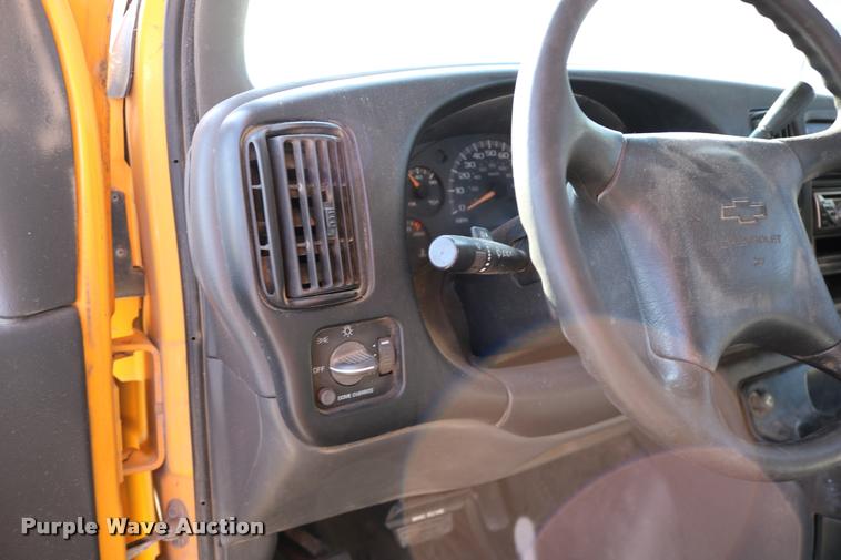 image for item DB9319 2002 Chevrolet Express G3500 school bus