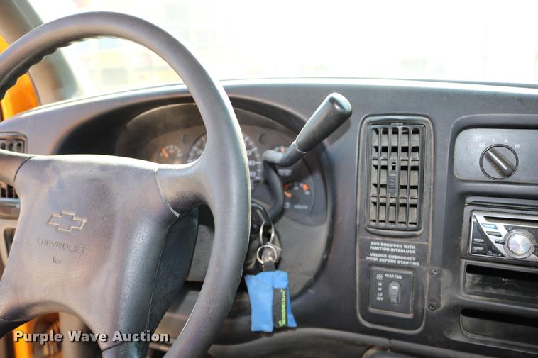 image for item DB9319 2002 Chevrolet Express G3500 school bus