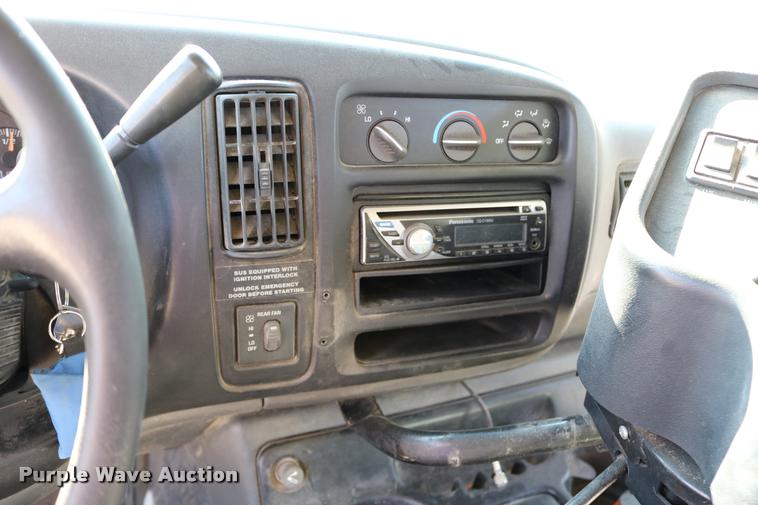 image for item DB9319 2002 Chevrolet Express G3500 school bus