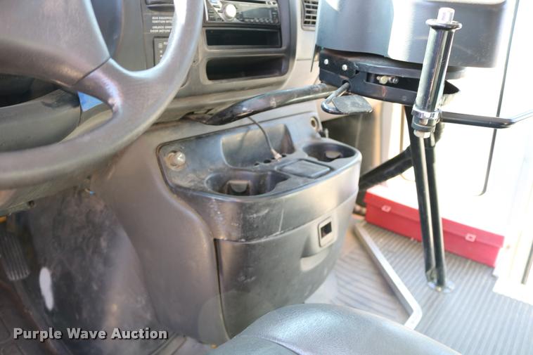 image for item DB9319 2002 Chevrolet Express G3500 school bus