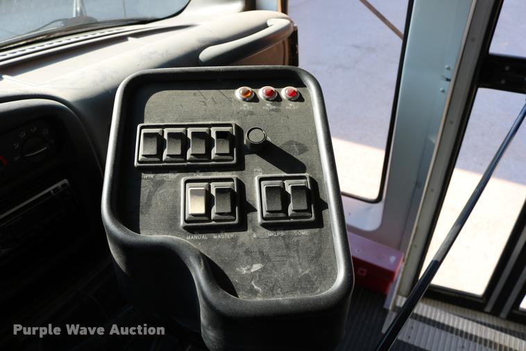 image for item DB9319 2002 Chevrolet Express G3500 school bus