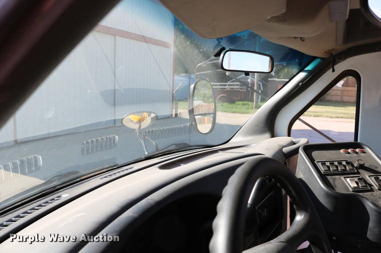 image for item DB9319 2002 Chevrolet Express G3500 school bus