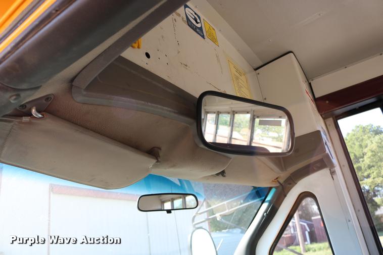 image for item DB9319 2002 Chevrolet Express G3500 school bus