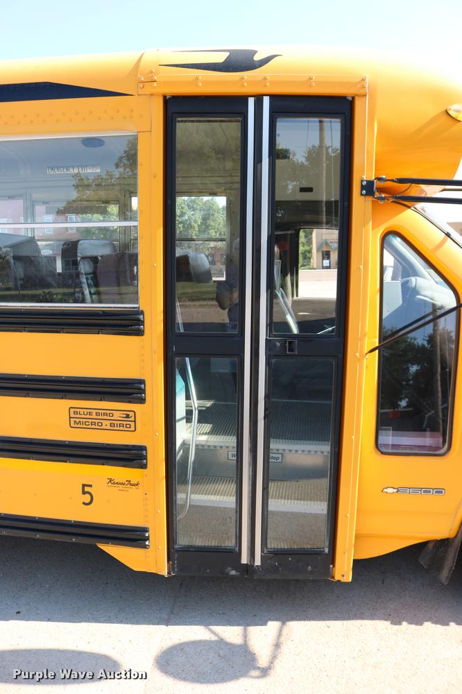 image for item DB9319 2002 Chevrolet Express G3500 school bus