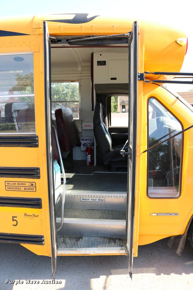 image for item DB9319 2002 Chevrolet Express G3500 school bus