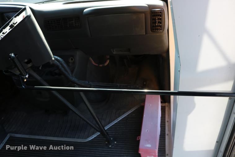 image for item DB9319 2002 Chevrolet Express G3500 school bus