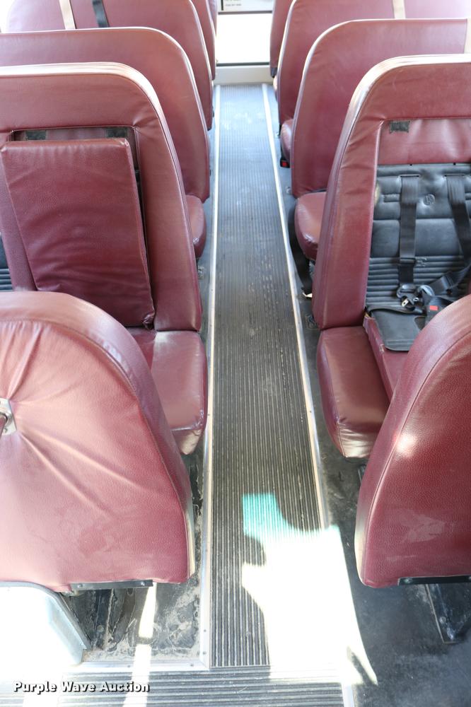 image for item DB9319 2002 Chevrolet Express G3500 school bus